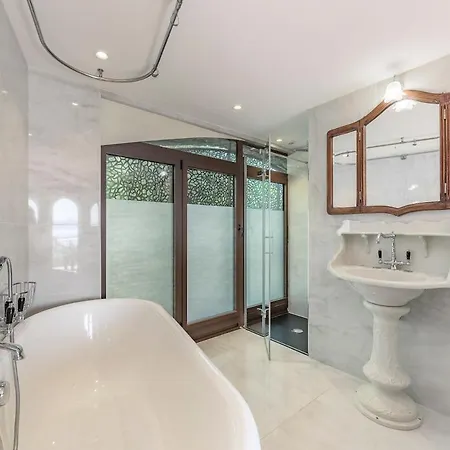 Quiet, Beautiful And Stylish House In Saint-raphael Saint-Raphaël