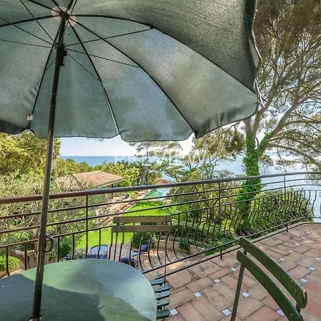 Apartmán Quiet, Beautiful And Stylish House In Saint-raphael