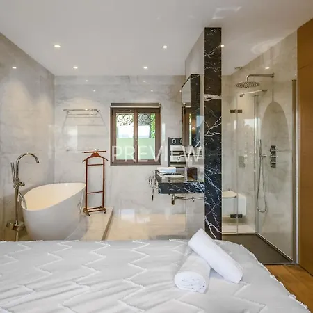 Quiet, Beautiful And Stylish House In Saint-raphael *