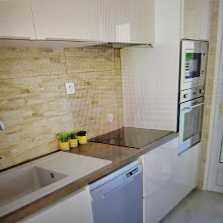 Quiet, Beautiful And Stylish House In Saint-raphael