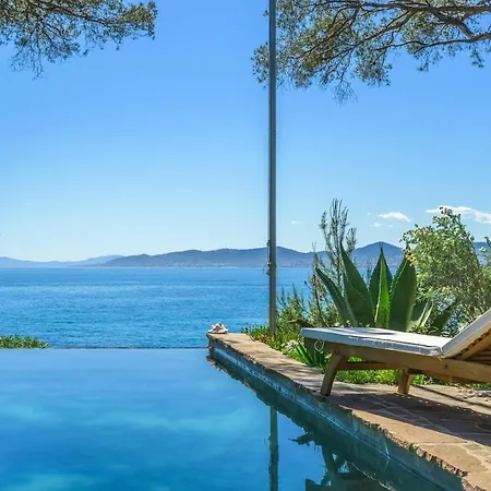 Apartmán Quiet, Beautiful And Stylish House In Saint-raphael