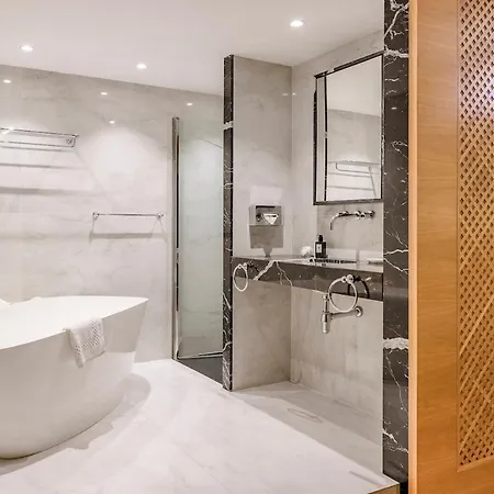 Quiet, Beautiful And Stylish House In Saint-raphael