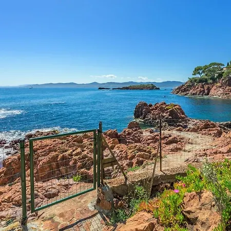 Quiet, Beautiful And Stylish House In Saint-raphael Apartmán Saint-Raphaël