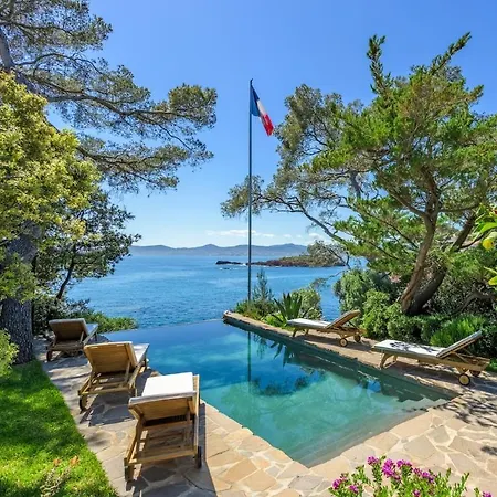 Apartmán Quiet, Beautiful And Stylish House In Saint-raphael *